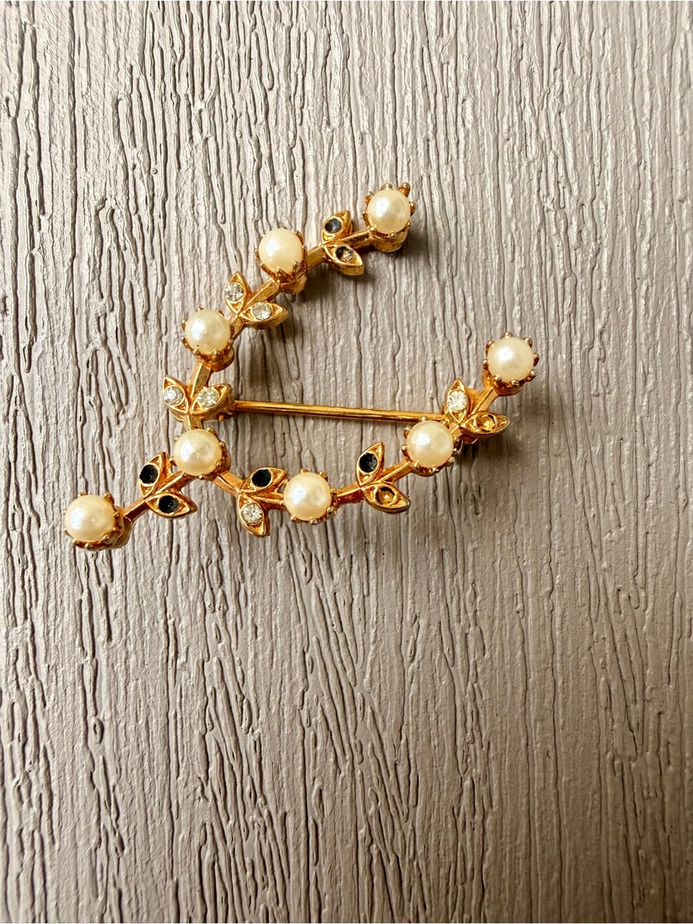 Gold Tone Wishbone Brooch Faux Pearl Rhinestone Leaf Vintage Style Pin